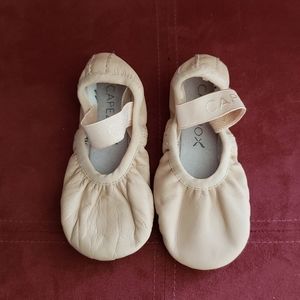 Capezio ballet shoe sz 6.5